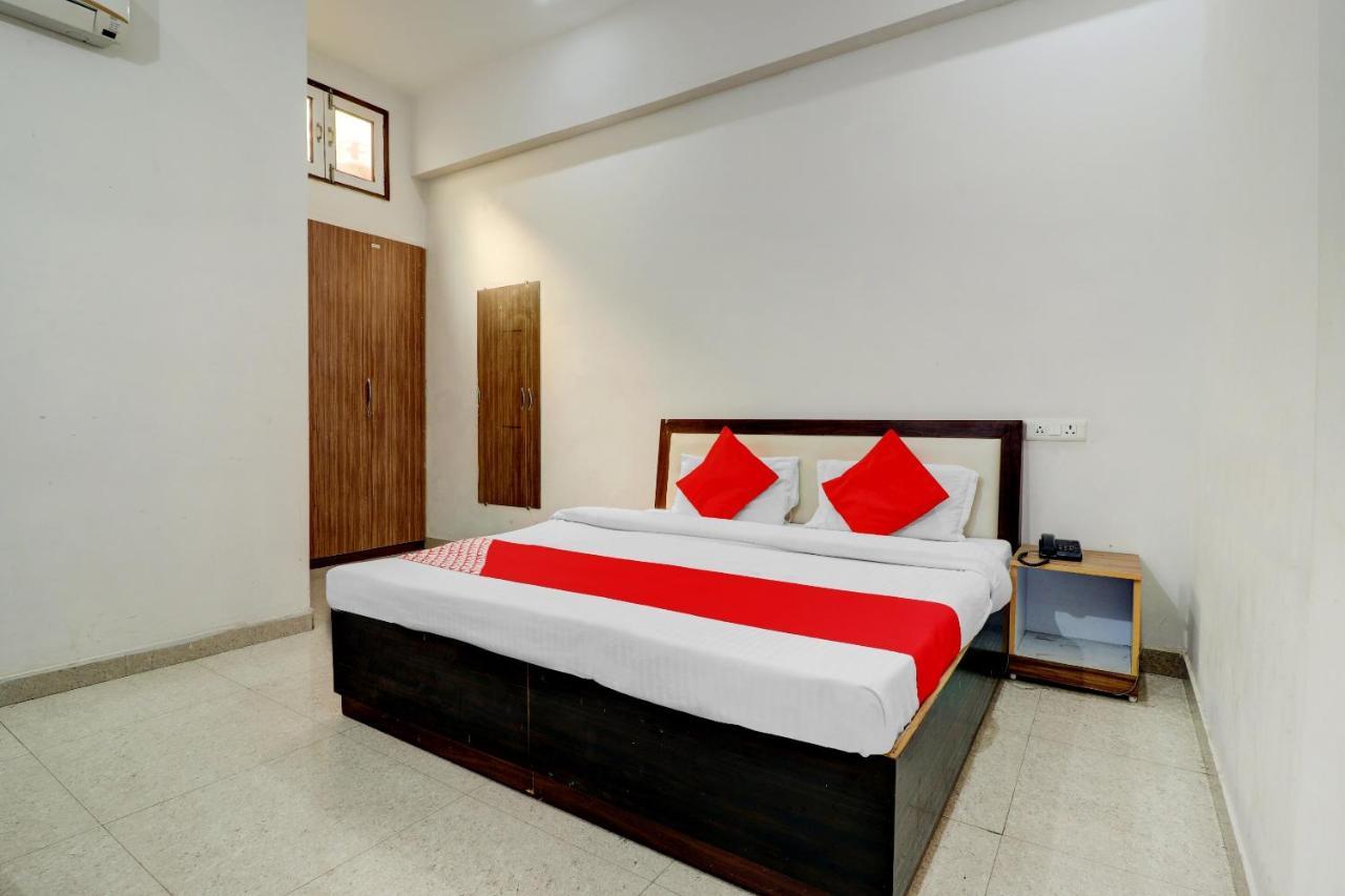 Oyo 72429 New Abhinandan Hotel Amroha Exterior foto