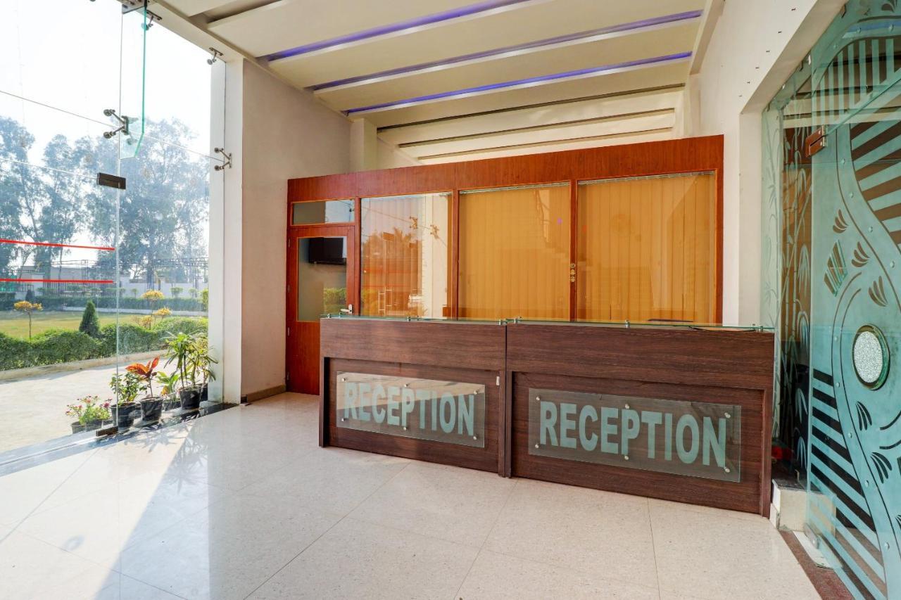 Oyo 72429 New Abhinandan Hotel Amroha Exterior foto