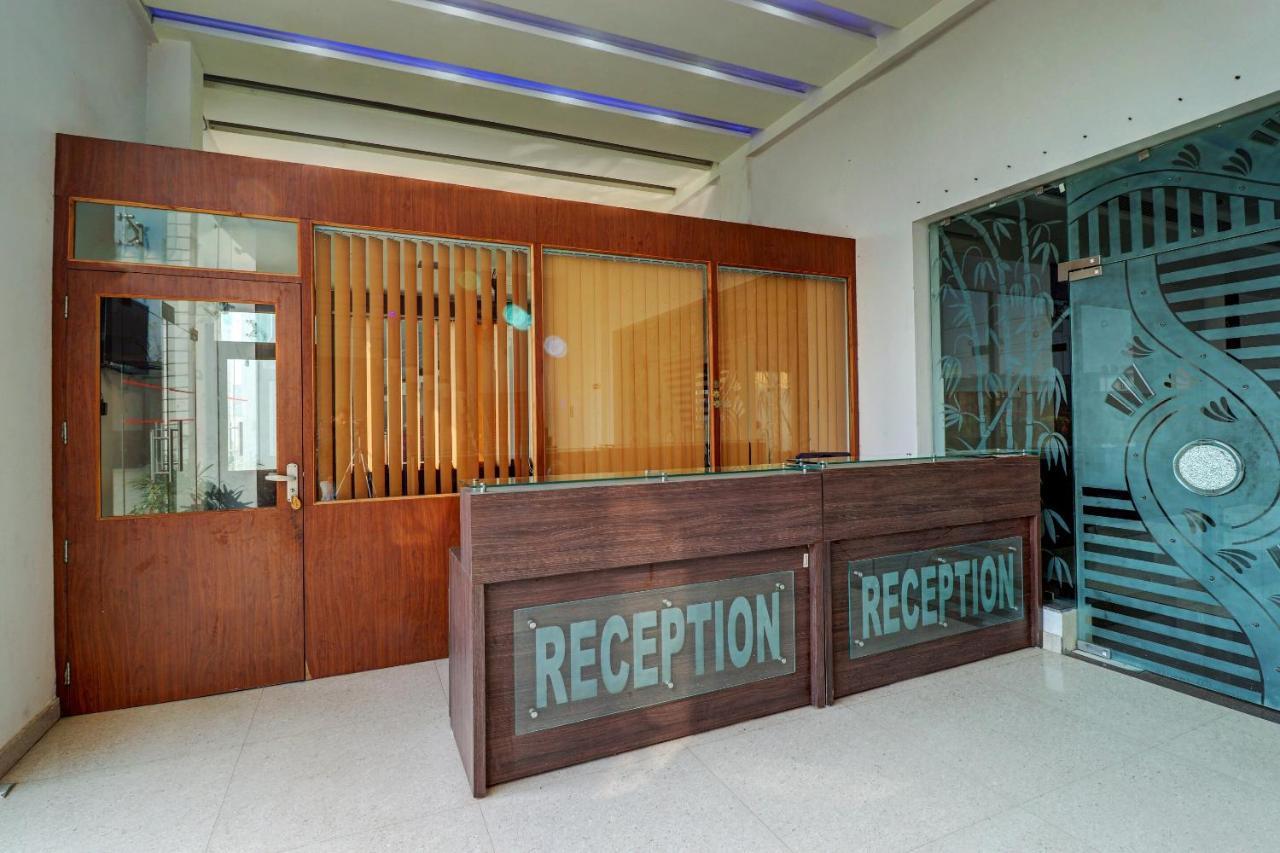 Oyo 72429 New Abhinandan Hotel Amroha Exterior foto